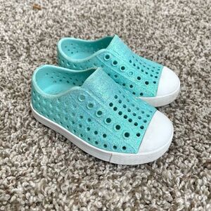 Size 5 / Toddler Glitter Natives Shoes